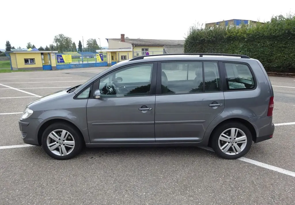 Volkswagen Touran 1.9 TDI (77 KW) r.v.2007 KLIMA - fotka 2