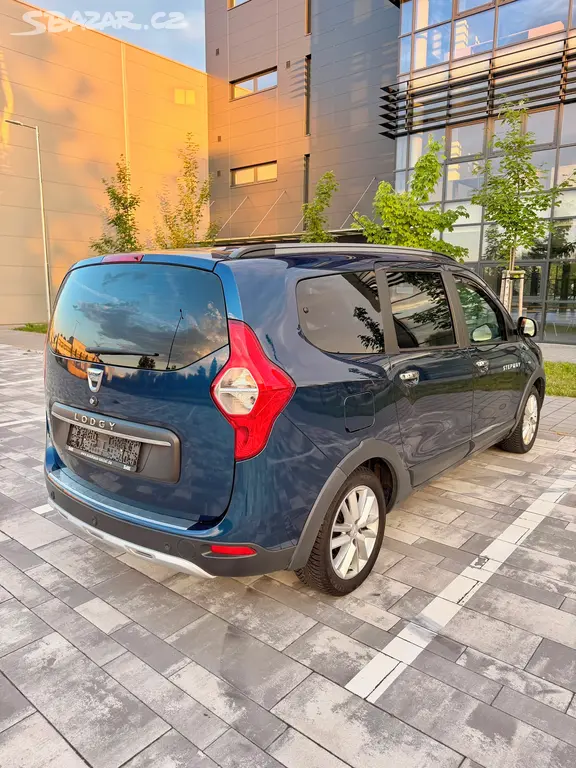 Dacia Lodgy Stepway 1.6 SCe 7 míst - fotka 5