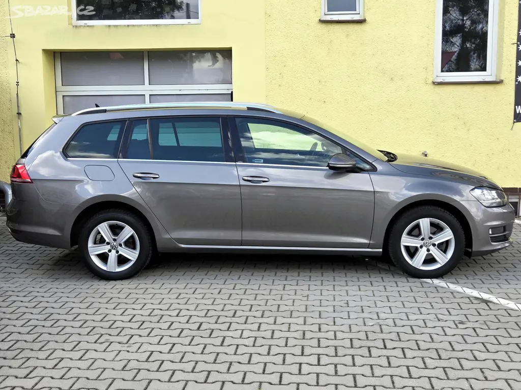 Volkswagen Golf, 1,4 125k Highline *SERV.KNIHA* - fotka 6