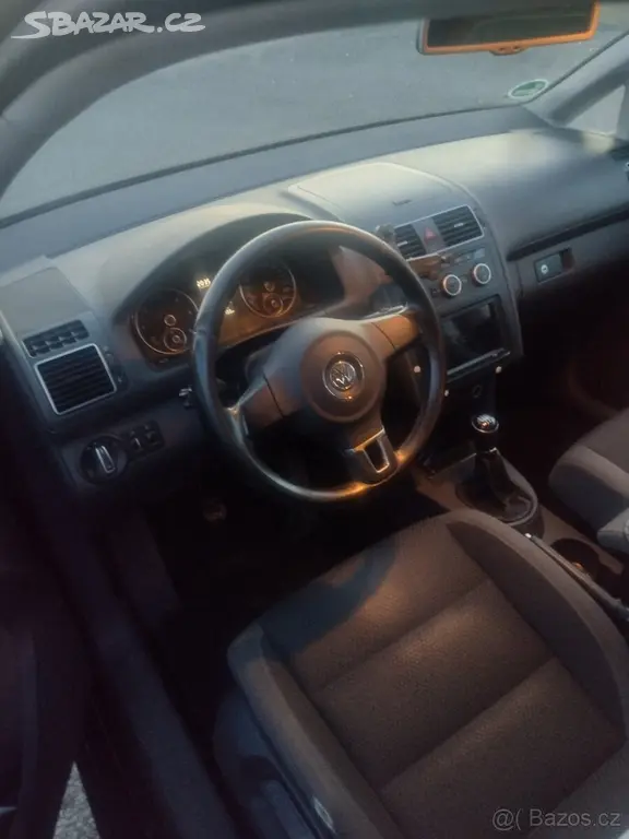Volkswagen Touran 1,6 tdi,7 míst - fotka 3