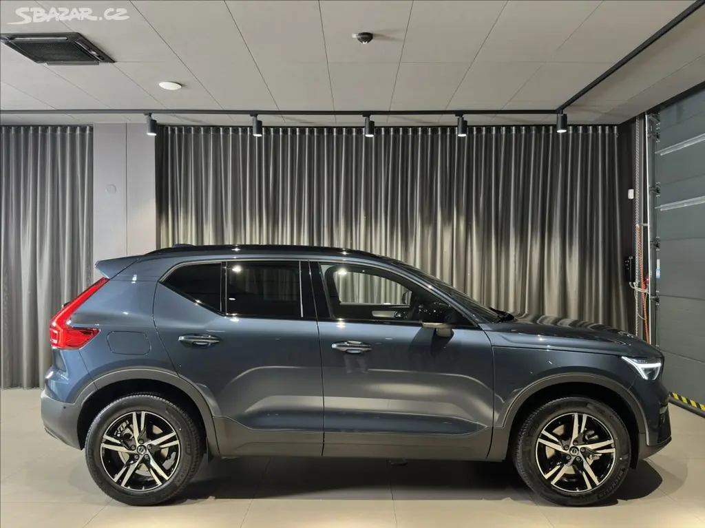 Volvo XC40, 2,0 B4 Plus - fotka 3