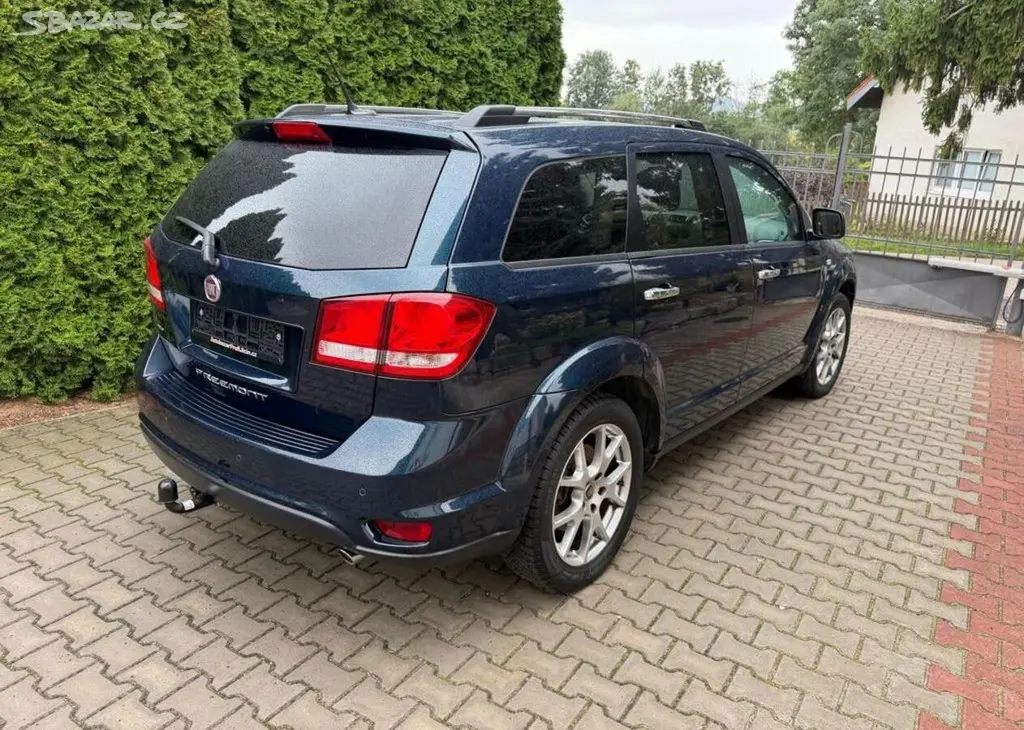 Fiat Freemont 2,0 D/125kw 4x4 , 7 Míst Tažné - fotka 4