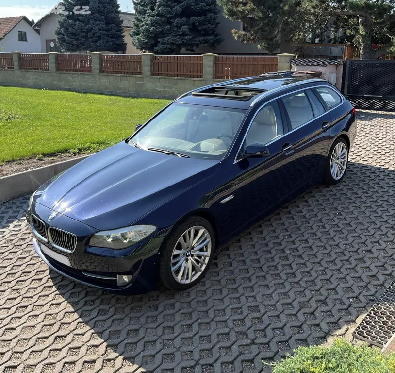 BMW F11 535i, ZF8, 360°, HUD,Masáže,Pano,El. kufr