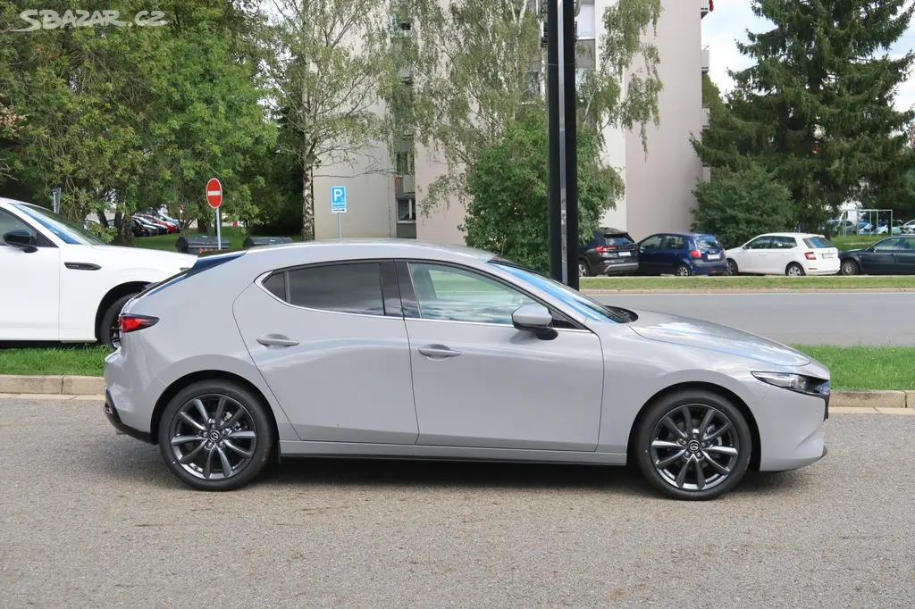 Mazda 3, HB 2,5G 140k Centre-Line,Style - fotka 6