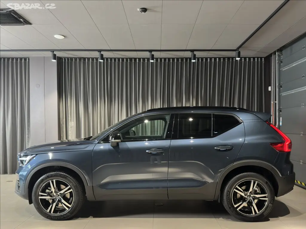 Volvo XC40, 2,0 B4 Plus - fotka 2