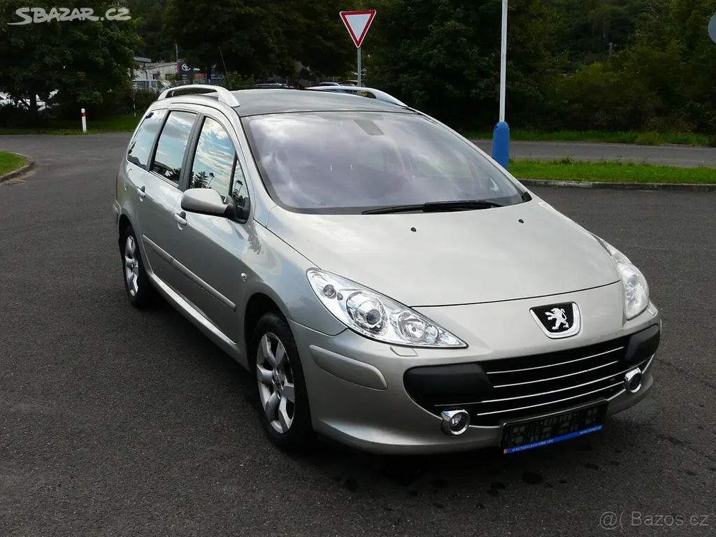 Peugeot 307 sw kombi 2.0 benzín s Carplay/Android