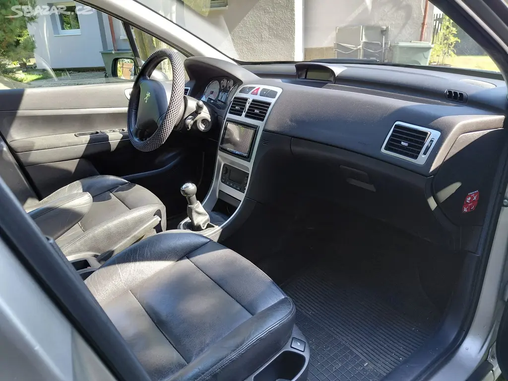 Peugeot 307 sw kombi 2.0 benzín s Carplay/Android - fotka 6