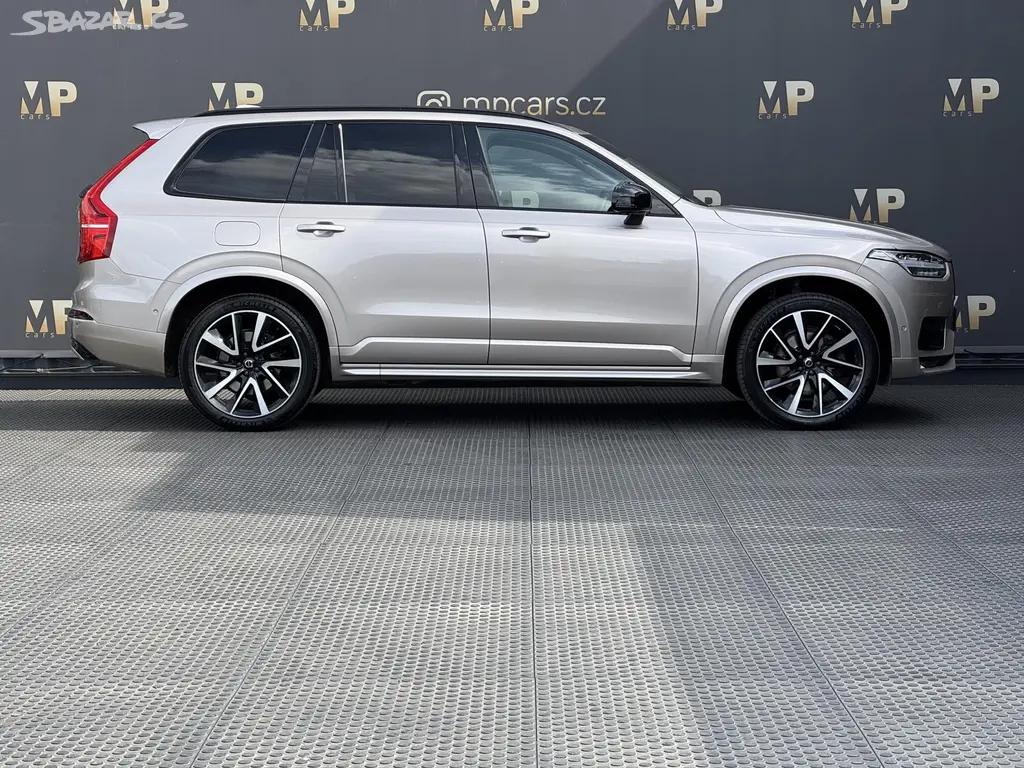 Volvo XC90, B5 4X4 Ultimate, DPH, 1.MAJ - fotka 4