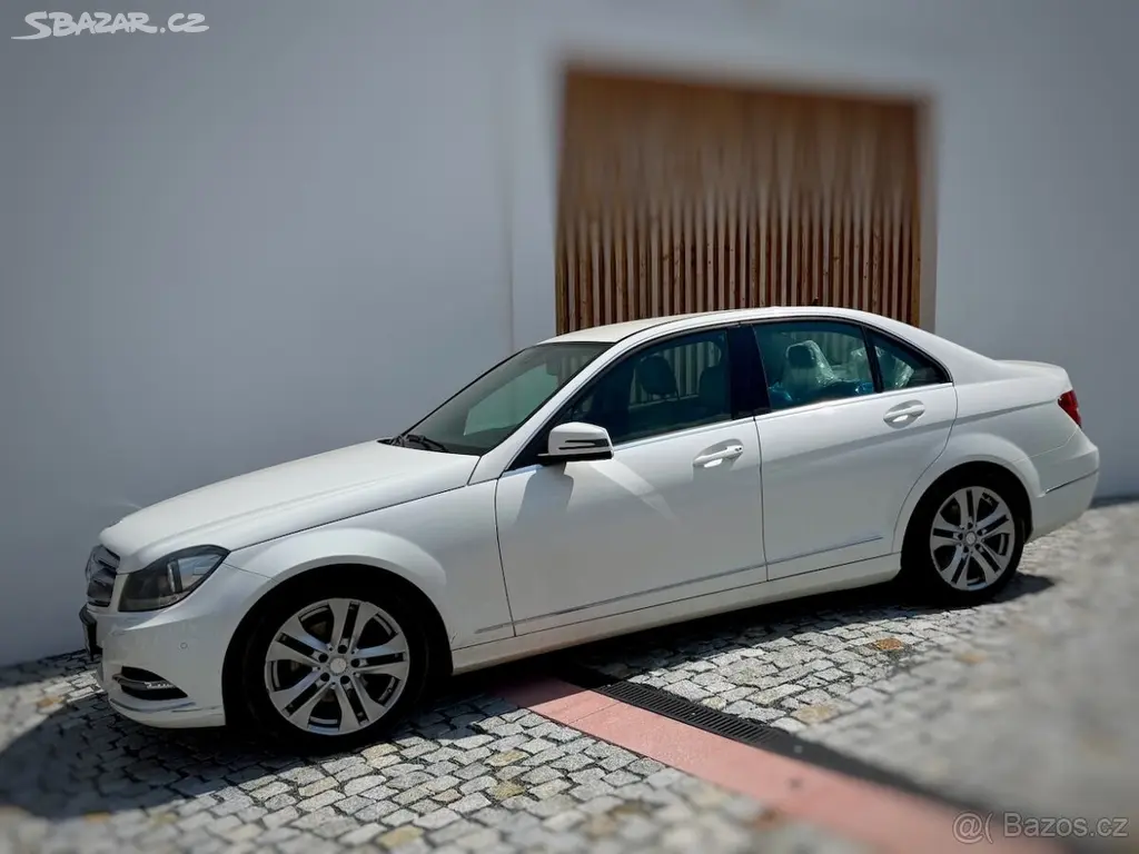 Mercedes-Benz Třídy C 2,1 CDI 4MATIC + nosiče + - fotka 2
