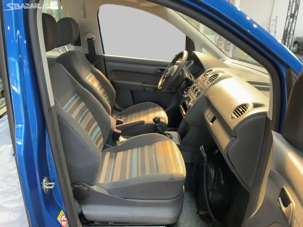 Volkswagen Caddy, MAXI 2.0Tdi 103KW 7-MÍST TAŽNÉ - fotka 4