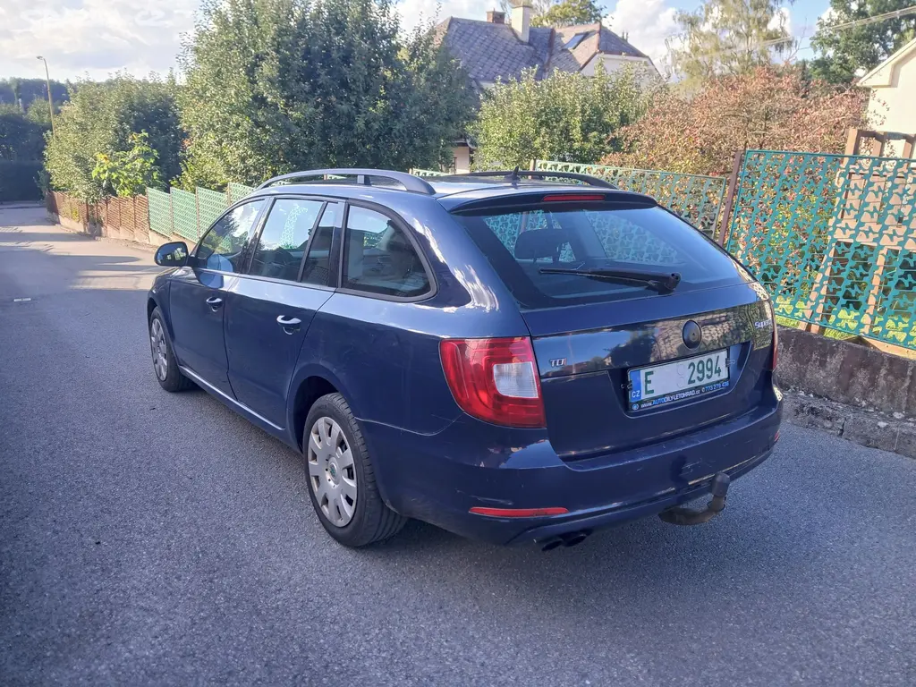 Škoda Superb 2.0TDi, 103kW,manual,Nová Česká STK - fotka 4