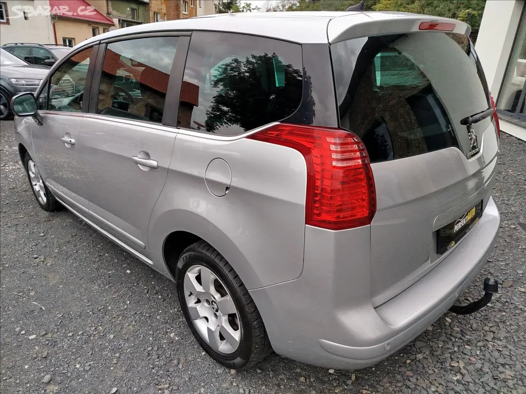 Peugeot 5008, 1,6 HDi 84 kW, AUTOMAT, 7-MÍST - fotka 4