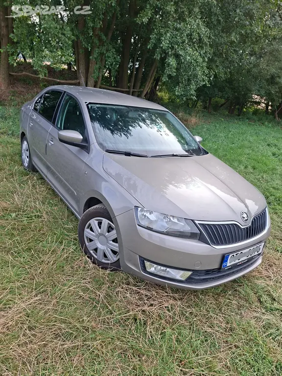 Škoda Rapid 1.2 TSI (63KW), 2012, Šedobéžová barva - fotka 2