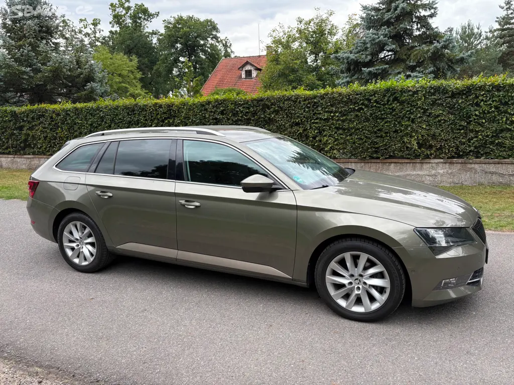 Škoda Superb 3 Combi Style 4x4 - fotka 2