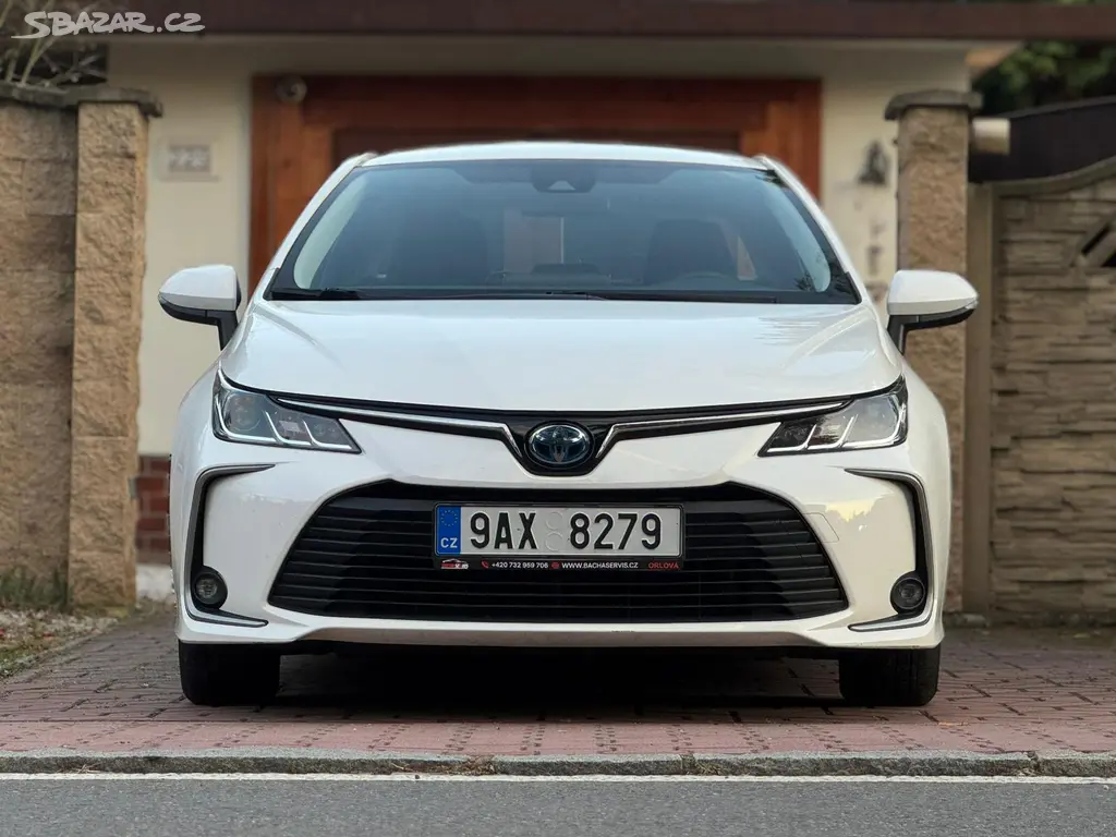 Toyota Corolla 1.8Hybrid 1.MAJITEL ČR DPH - fotka 2