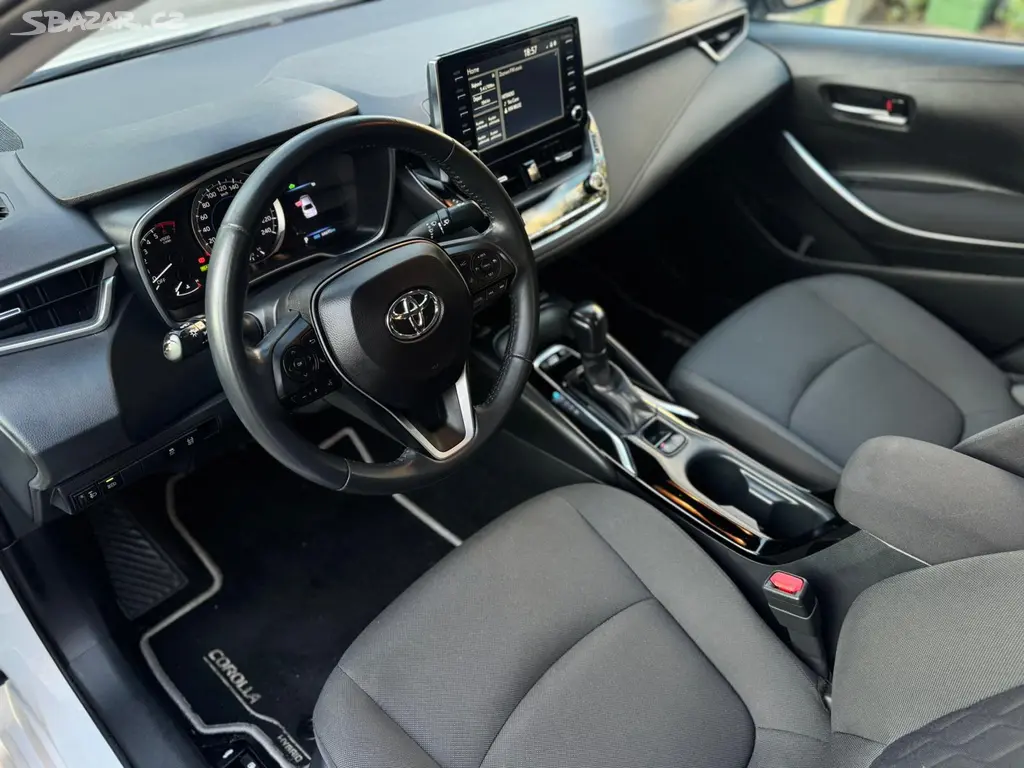 Toyota Corolla 1.8Hybrid 1.MAJITEL ČR DPH - fotka 4