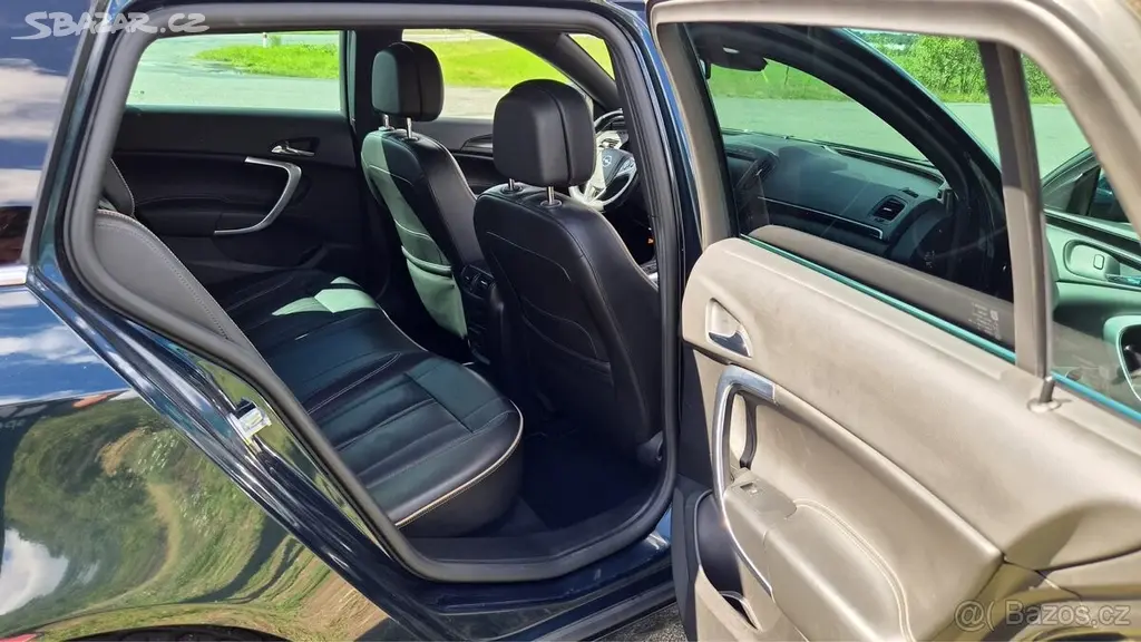 Opel Insignia 2,0 Turbo 4x4 AUTOMAT - fotka 3