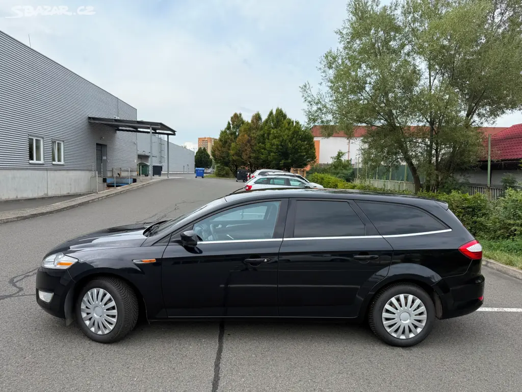 FORD MONDEO COMBI 2,0 TDCi 103kW - Klima - r.2010 - fotka 2