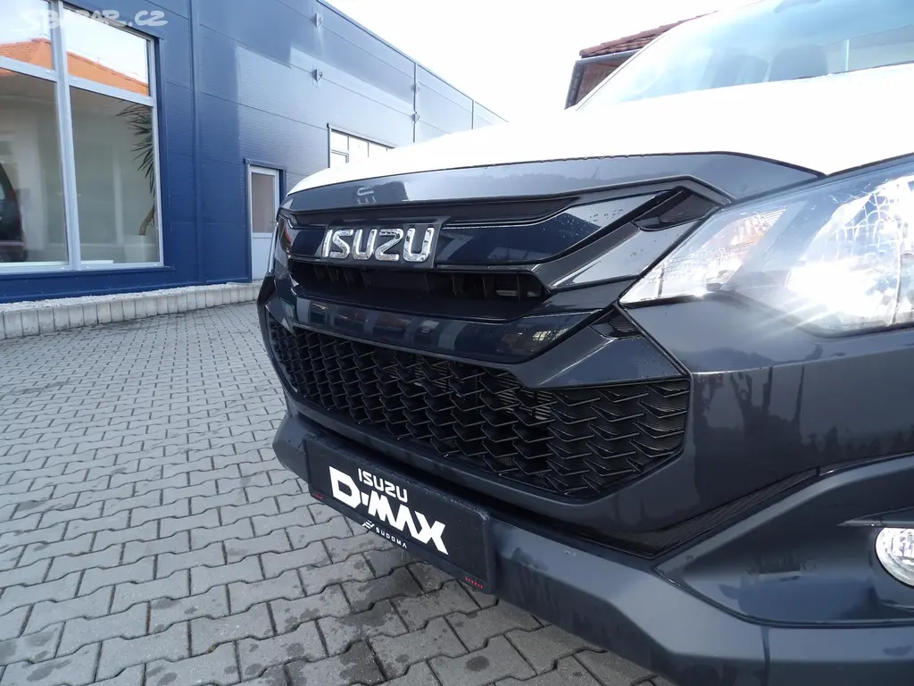 Isuzu D-Max, L 2.2L 163K 4x4 6st MT - fotka 4