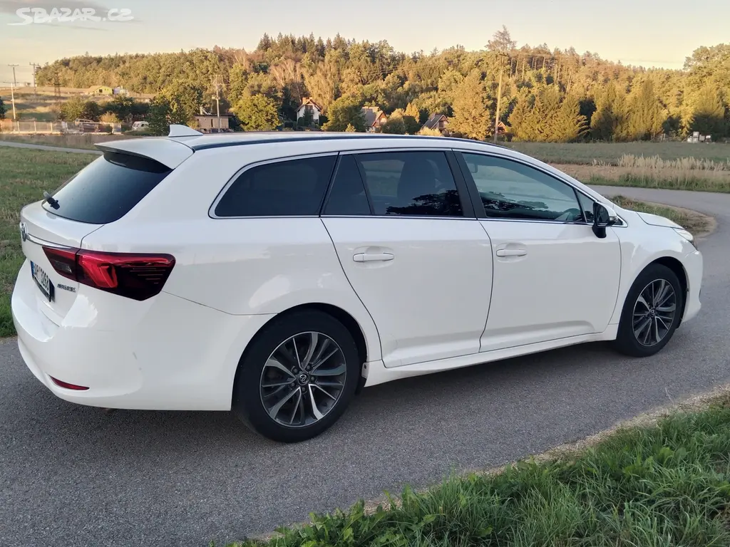 TOYOTA AVENSIS 2.0D-4D,2016, ČR, EXECUTIVE - fotka 4