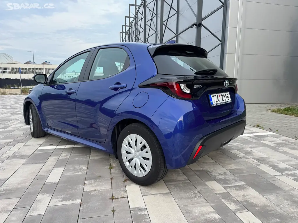 Toyota Yaris 1.5 Hybrid Comfort (85 kW) - fotka 4