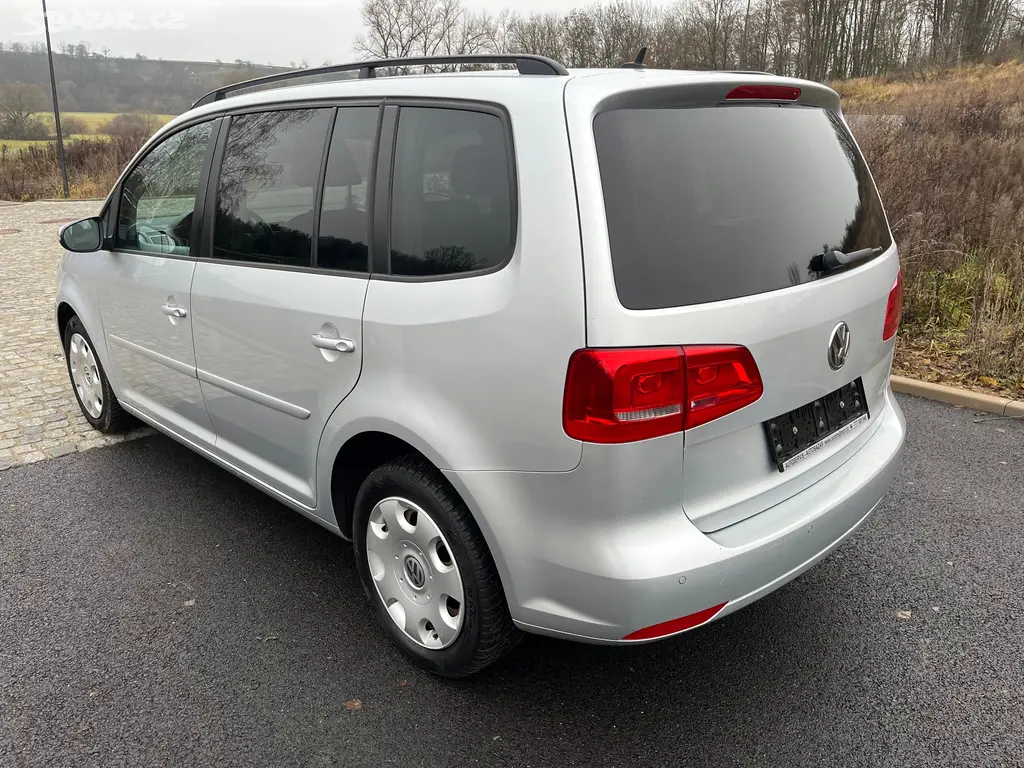 Volkswagen Touran 1.4 TSI 7 míst hagusy - fotka 6