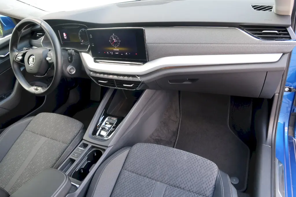 Škoda Octavia, Style Plus 2,0 TDi / 110 kW D - fotka 2
