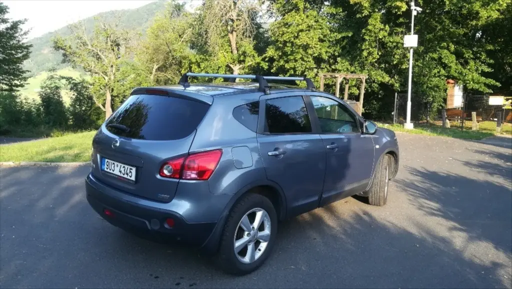 Nissan Qashqai 2,0 104 kW automat s 4x4 - fotka 3