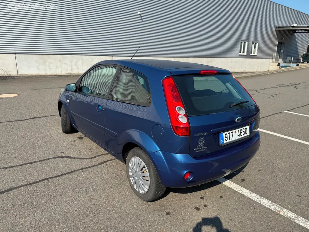 FORD FIESTA 1,3i 55kW 2008 - 2. maj Klima - Pěkná - fotka 3