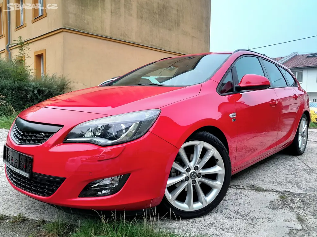Opel Astra J Sport Tourer 1.4T 103kW 2012 NOVÁ STK - fotka 5