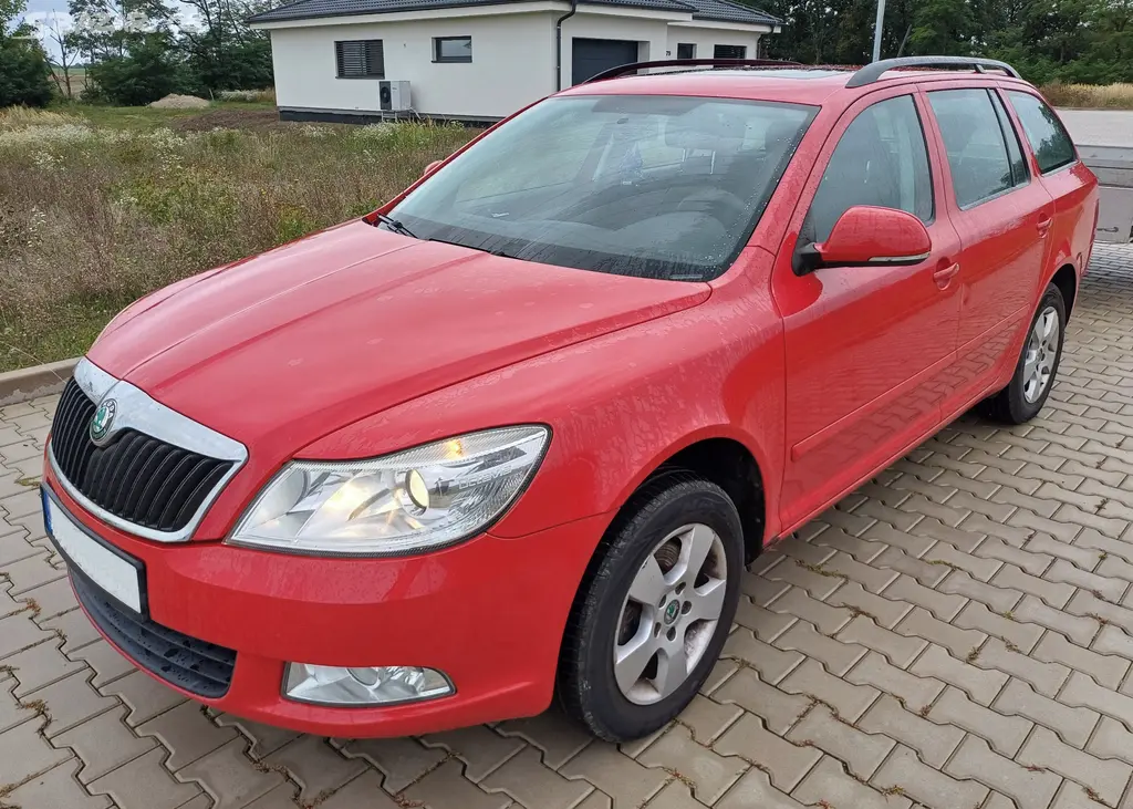 Škoda Octavia II 4x4, tažné zařízení, střešní okno