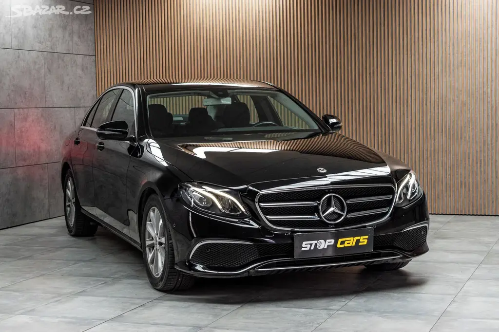 Mercedes-Benz Třídy E, E 220d AVANTGARDE*DPH*ČR* - fotka 3