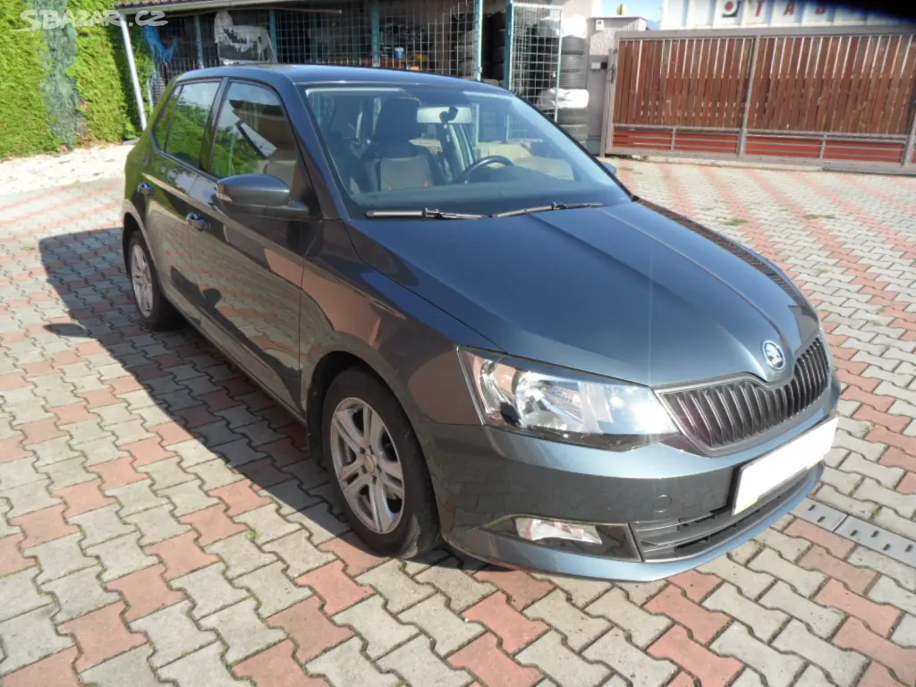 Škoda Fabia 1.0 MPi,naj.79000km,zak. v ČR - fotka 3