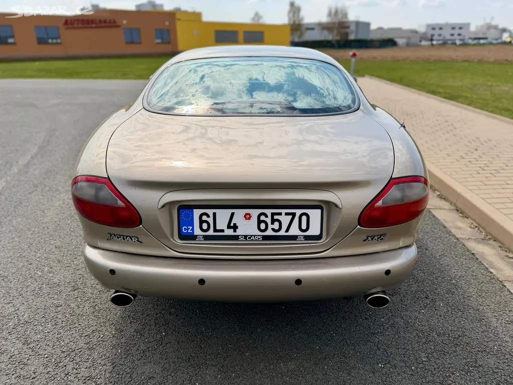 Jaguar XK8, 4.0 V8 AUTOMAT KŮŽE TEMPOMAT - fotka 4