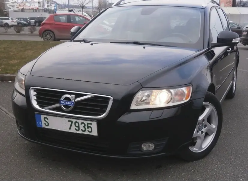 Volvo V50 2.0D, 110 kW, r.v. 2012, tažné, nová STK - fotka 3