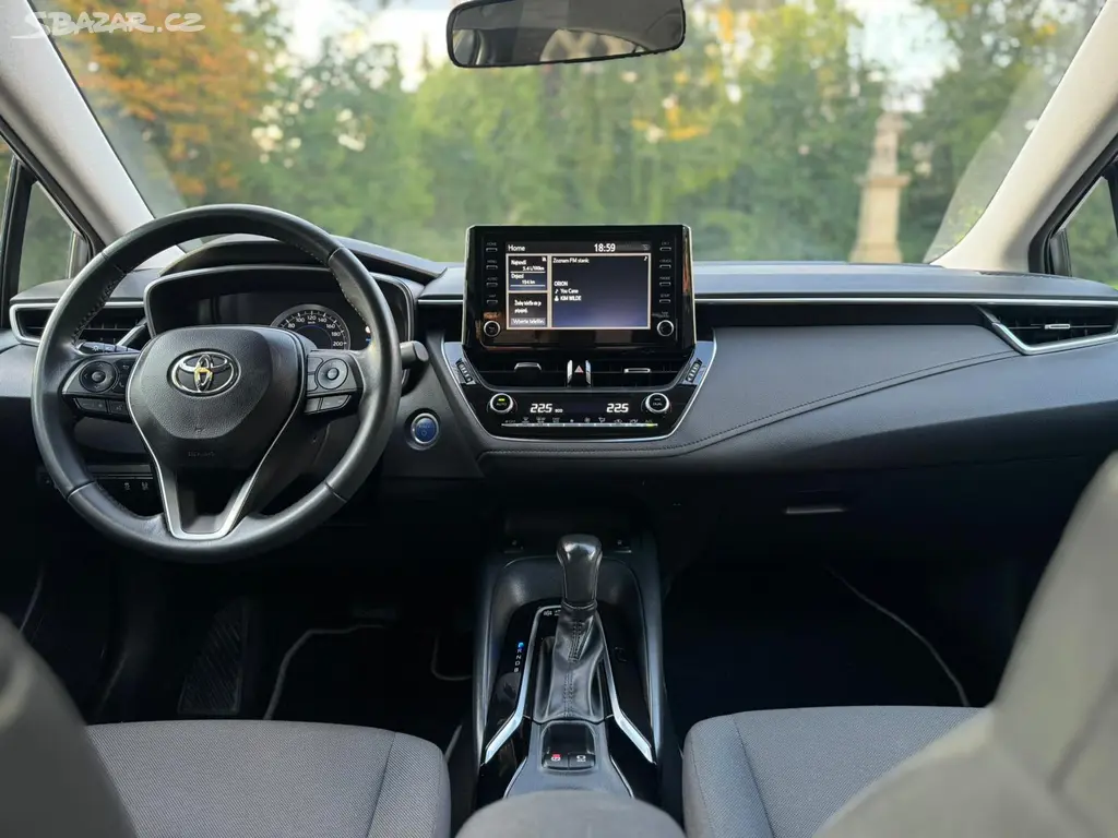 Toyota Corolla 1.8Hybrid 1.MAJITEL ČR DPH - fotka 6