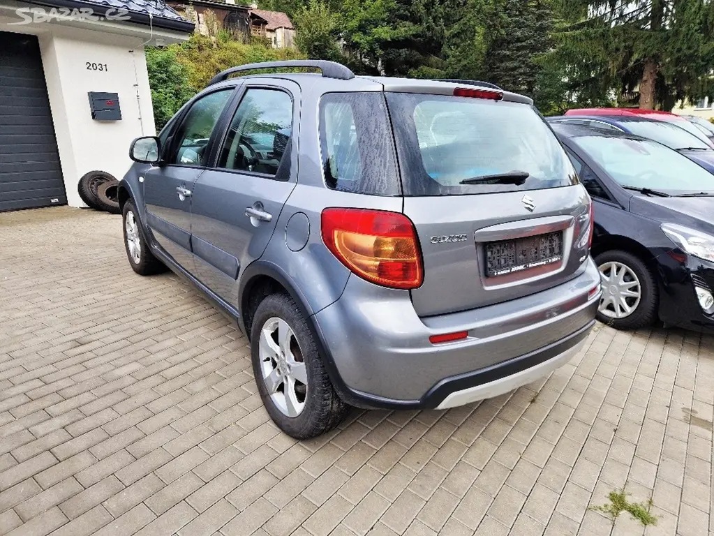 Suzuki SX4, 1.6 (88 kW), 4x4, 84 tis. km - fotka 3