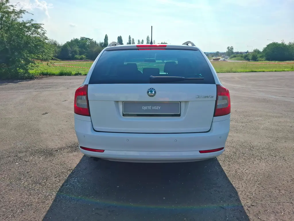 Škoda Octavia II kombi 1.2TSi 77kW,klima,senzory - fotka 5