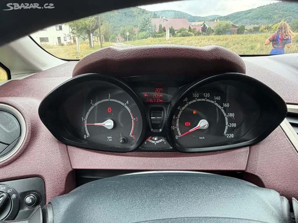 Ford Fiesta 1.6 TDCi (66 kW) - fotka 5