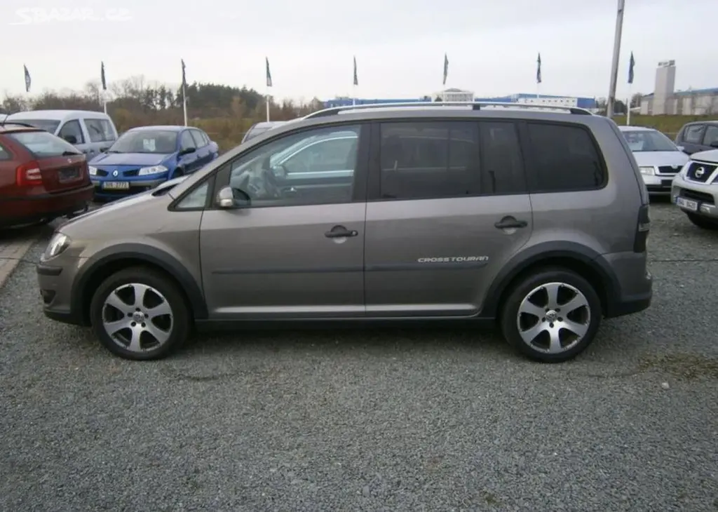 Volkswagen Touran Cross 1.4TSi,2x kola benzín - fotka 4