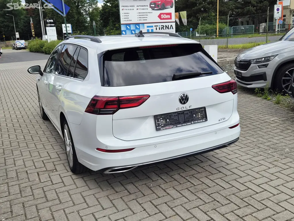 VW Golf VIII TSi DSG STYLE FullLED VIRTUAL DPH - fotka 2