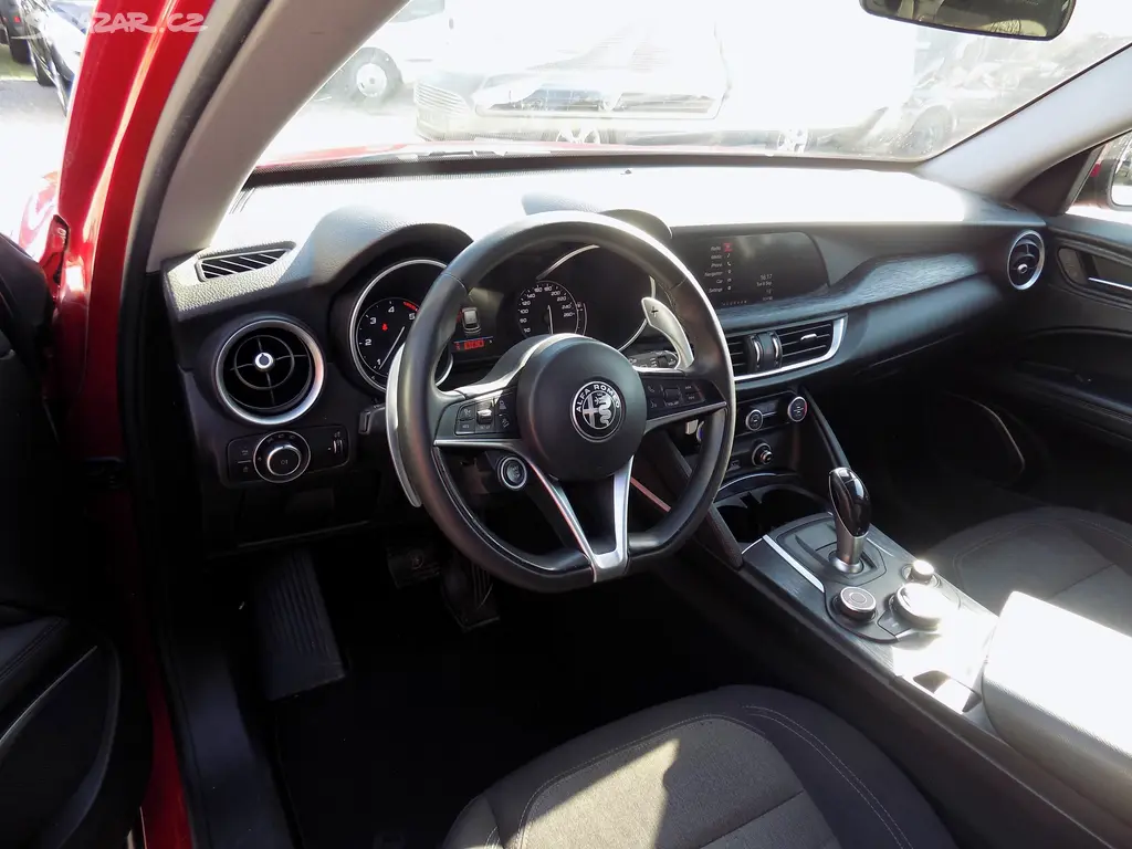 Alfa Romeo Stelvio 2.2 JTDM AUTOMATIC 4X4 - fotka 5