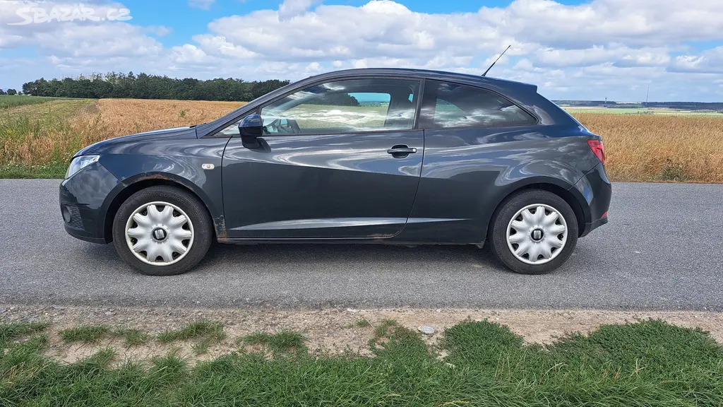 seat ibiza 1,2htp 2009 - fotka 2