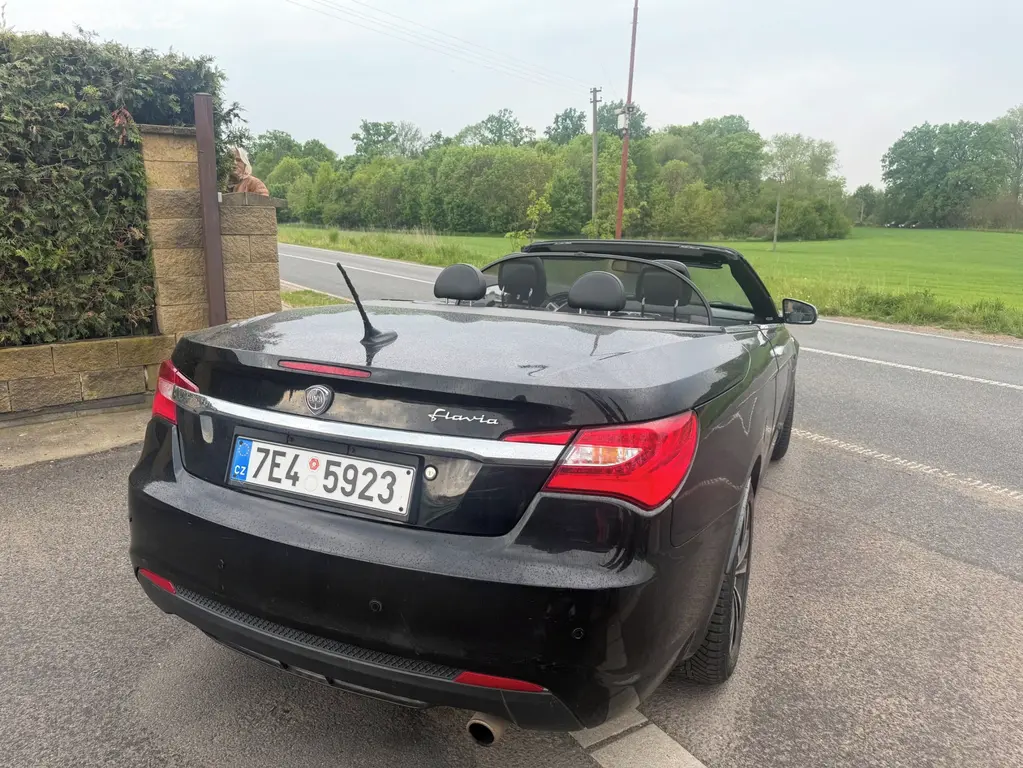 Chrysler Lancia Flavia 200s 2,4i Limited 2012 - fotka 4