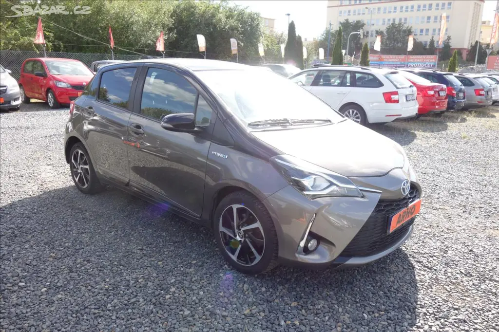 Toyota Yaris, 1,5 i, ČR, HYBRID, SELECTION.