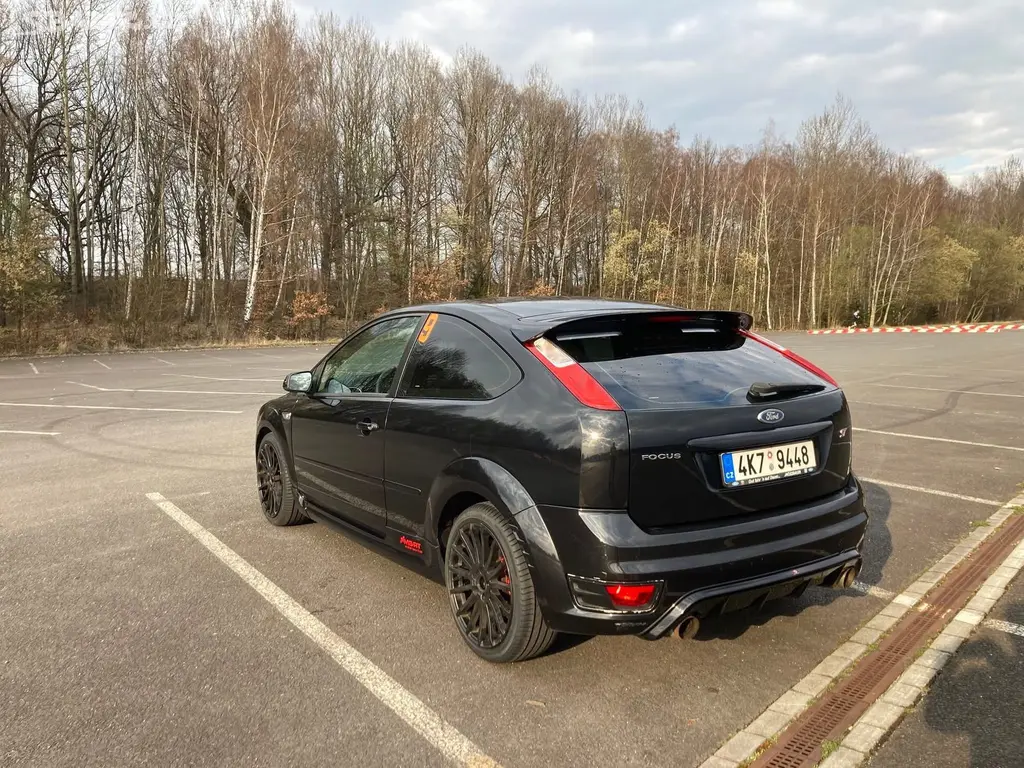 Ford Focus ST 225 2006 - fotka 3