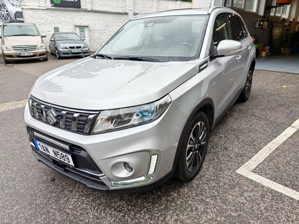 Suzuki Vitara, 1,4T Aut. Elegance 4x4 - fotka 2
