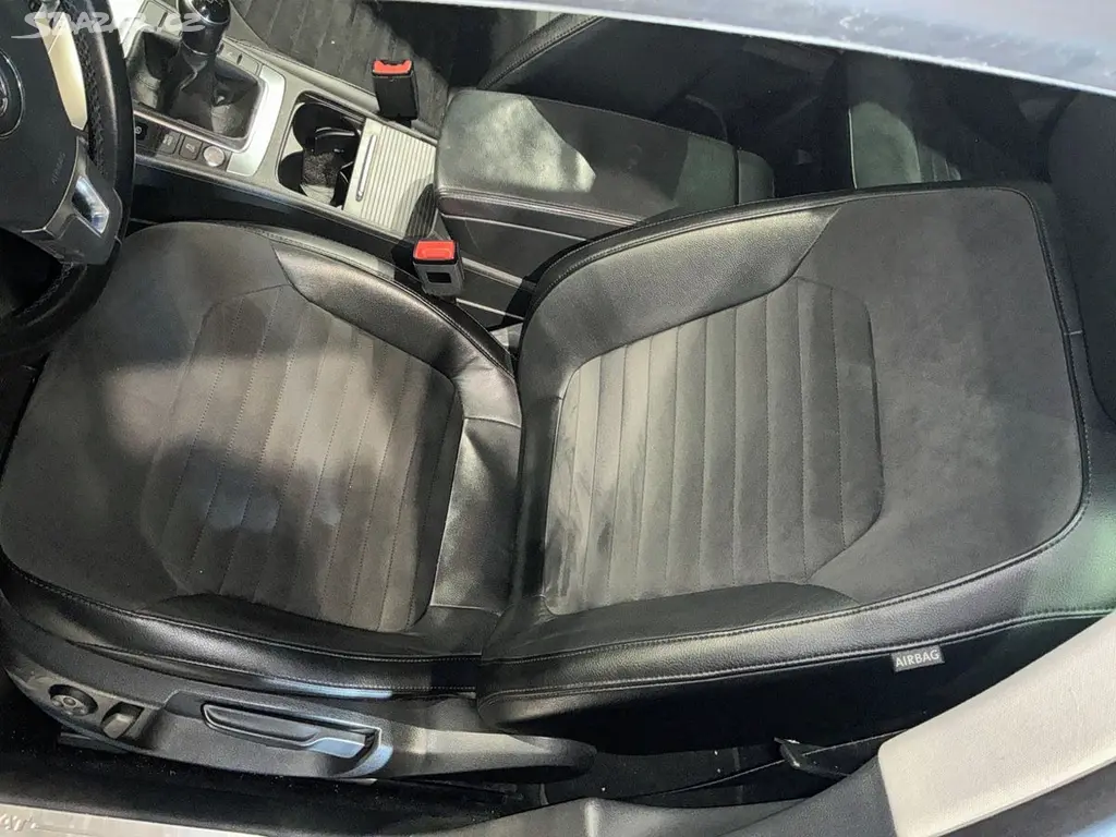 Volkswagen Passat, B7 2.0Tdi 103KW ALCANTR. HIGHL - fotka 2