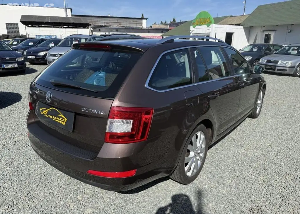 Škoda Octavia 2.0 TDI STYLE nafta manuální - fotka 6
