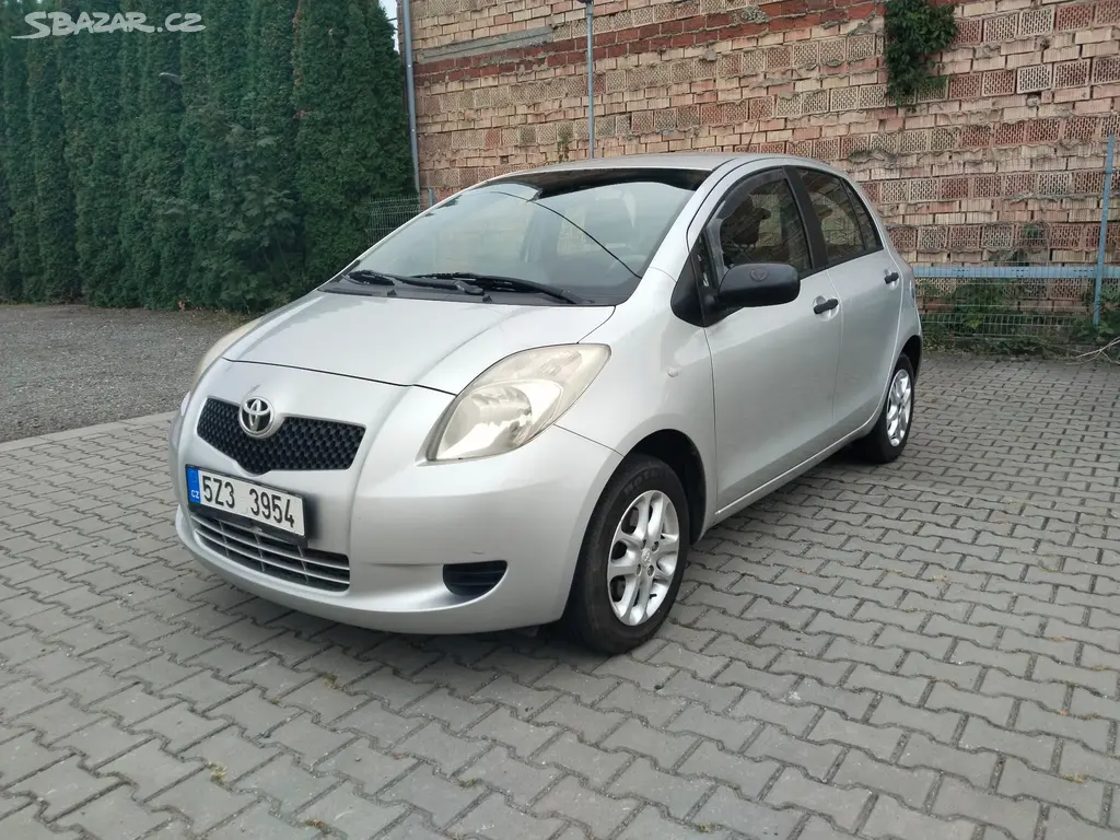 Toyota Yaris 1.0 (51 kW) r.2007 Nová spojka LUK